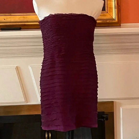 Alice + Olivia size medium strapless feather mini dress in magenta - Picture 3 of 11